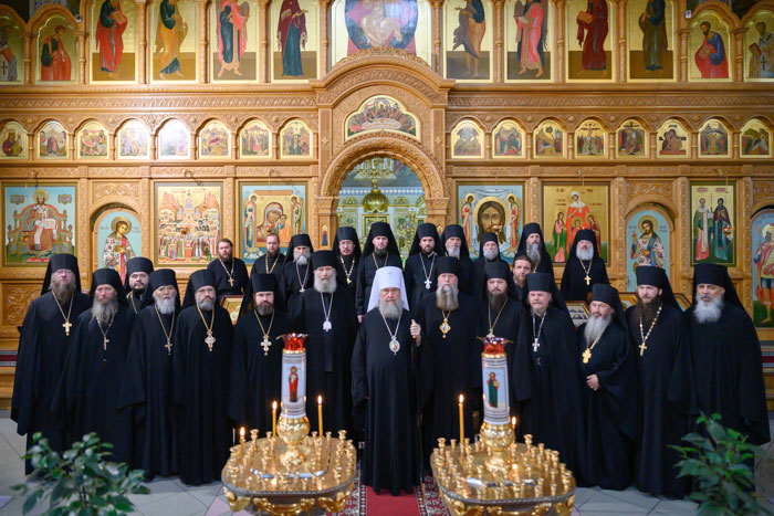 В день памяти преподобных Антония и Феодосия Киево-Печерских митрополит Александр совершил Литургию с участием всех монашествующих Астанайской и Алма-Атинской епархии