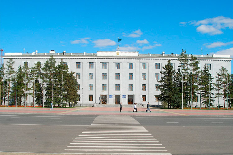 Состоялась встреча епископа Павлодарского и Экибастузского Варнавы с акимом Павлодарской области