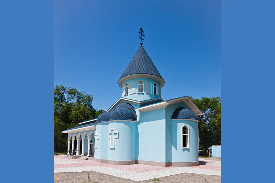 Храм в честь царственных страстотерпцев, поселок Карабулак