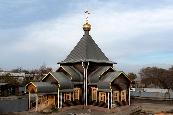 Храм в честь Рождества Пресвятой Богородицы, поселок Акжар