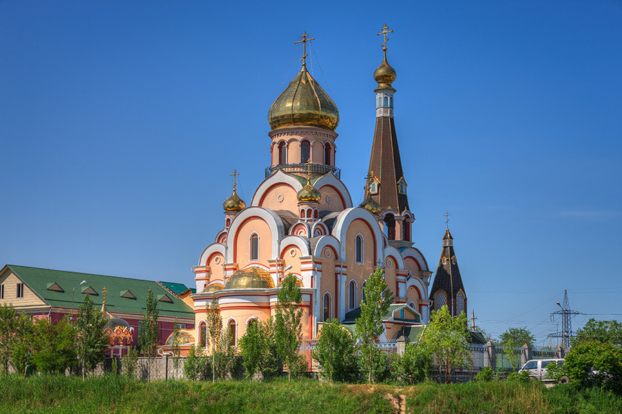 Храм в честь Воздвижения Креста Господня, город Алма-Ата