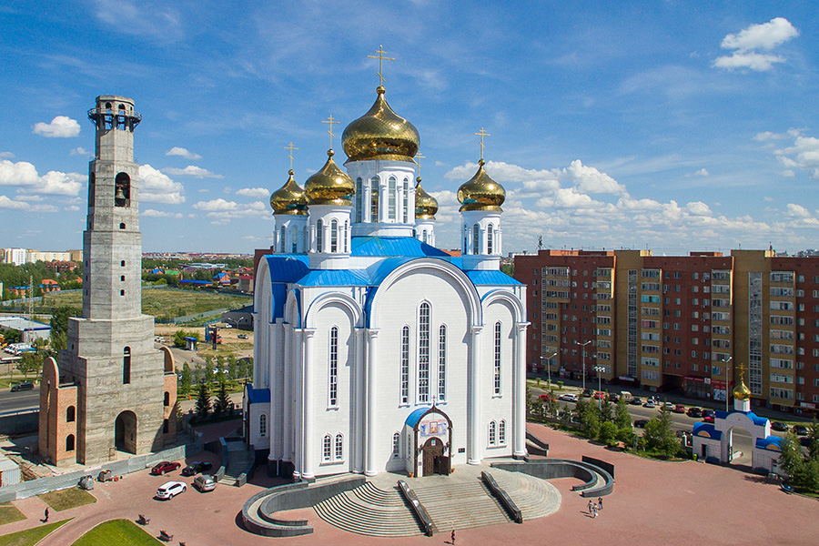 Города асе. Кафедральный собор Астана. Свято Успенский кафедральный собор в Казахстане. Успенский православный собор Астана. Успенском кафедральном соборе Астаны.