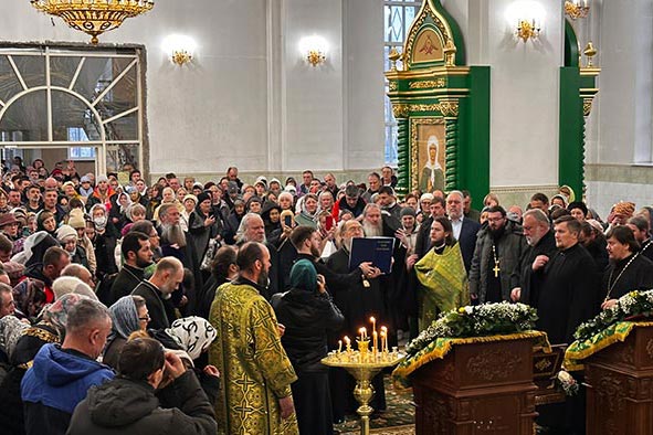 Завершилось пребывание мощей блаженной Матроны Московской в Карагандинской епархии. Святыне поклонилось более 60 тысяч человек