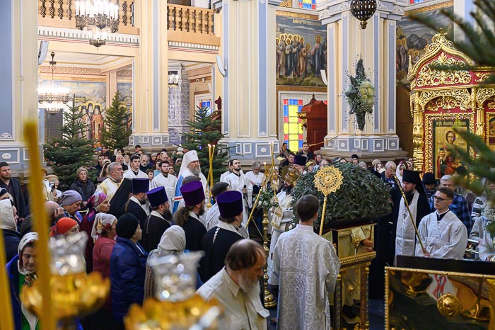 В канун праздника Рождества Христова Глава Митрополичьего округа совершил всенощное бдение в главном храме Южной столицы