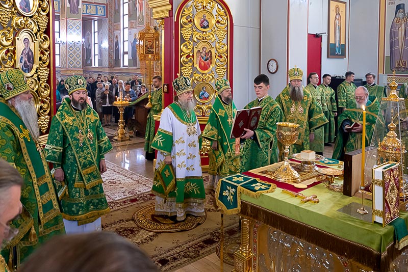 Глава Православной Церкви Казахстана совершил воскресную Литургию в Александро-Невском соборе Алма-Аты