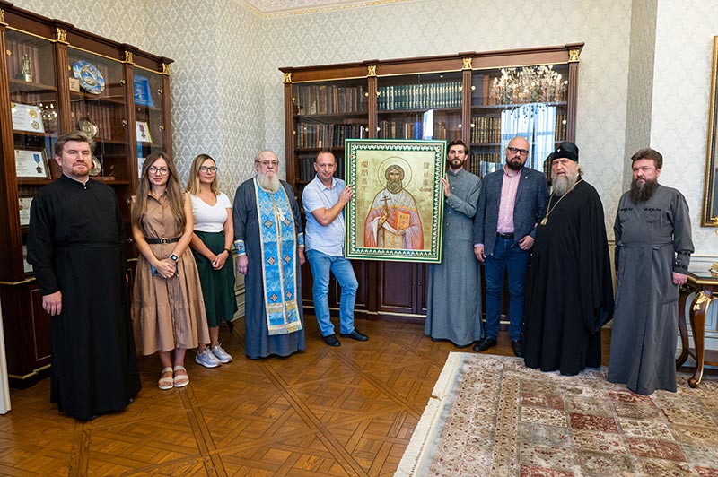 В Казанский собор Алма-Аты передана новонаписанная икона священномученика Парфения (Красивского), пострадавшего за Христа на пороге этого храма в 1919 году