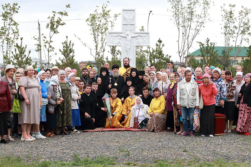  На месте подвигов новомучениц Акмолинских митрополит Александр совершил Божественную Литургию