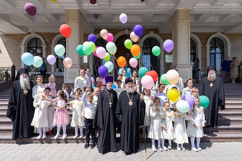 Преполовение Святой Пятидесятницы. Митрополит Александр совершил Литургию в Иверско-Серафимовском монастыре Алма-Аты