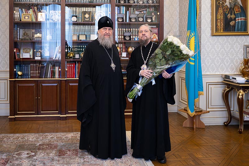 Митрополит Александр поздравил епископа Каскеленского Геннадия с пятнадцатилетием архипастырской хиротонии