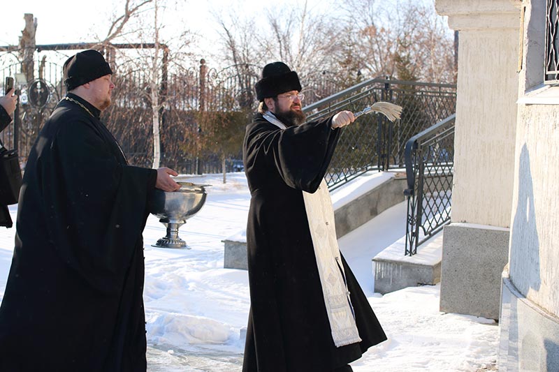 На храме в поселке Акмол установлена мемориальная доска исповеднику веры – священнику Александру Мраморнову