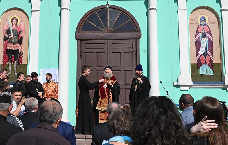 На Воскресенском соборе в Семипалатинске открыта мемориальная доска в честь 200-летия со дня рождения Ф.М. Достоевского