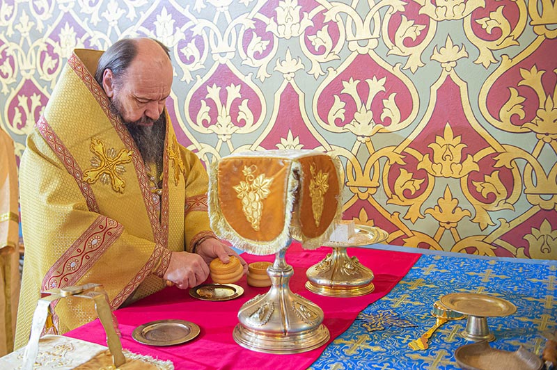 Воскресное архиерейское богослужение в Софийском соборе Южной столицы