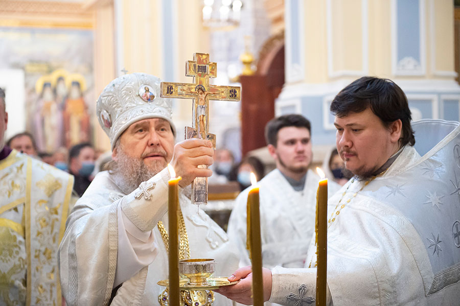 Праздник Крещения Господа Бога и Спаса нашего Иисуса Христа. Глава Митрополичьего округа совершил Литургию и великое освящение воды в Вознесенском соборе Алма-Аты