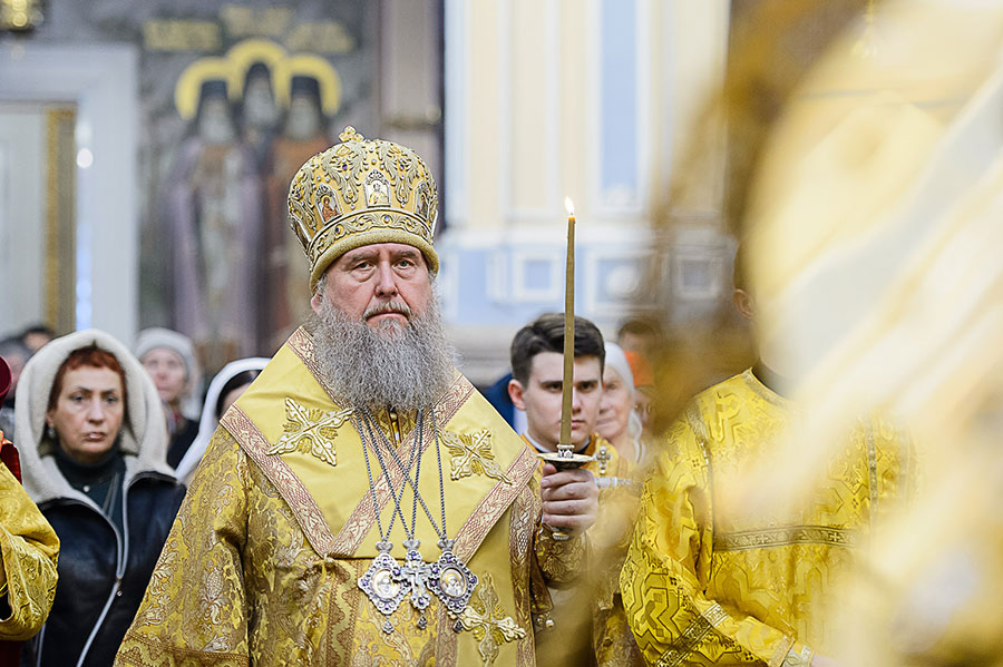 В канун недели о мытаре и фарисее митрополит Александр совершил всенощное бдение в Вознесенском кафедральном соборе Алма-Аты