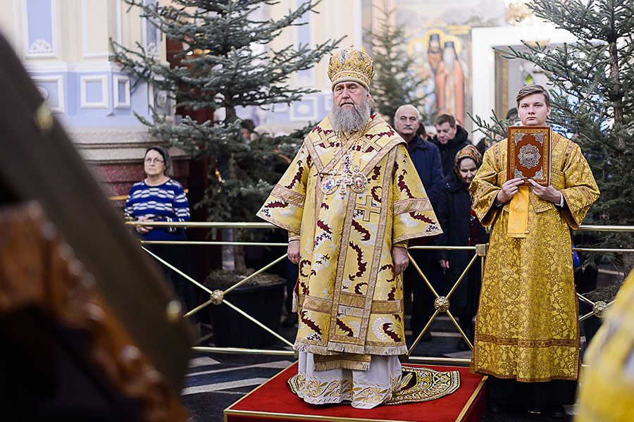 В неделю святых отец митрополит Астанайский и Казахстанский Александр совершил Литургию в Вознесенском соборе Алма-Аты