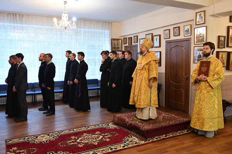 Празднование памяти священномученика Петра Крутицкого. Годовщина архиерейской хиротонии епископа Каскеленского Геннадия