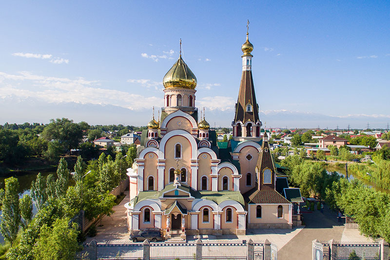 Глава Православной Церкви Казахстана совершил великопостное богослужение в Крестовоздвиженском храме Алма-Аты и освятил часовню во имя мученика Трифона