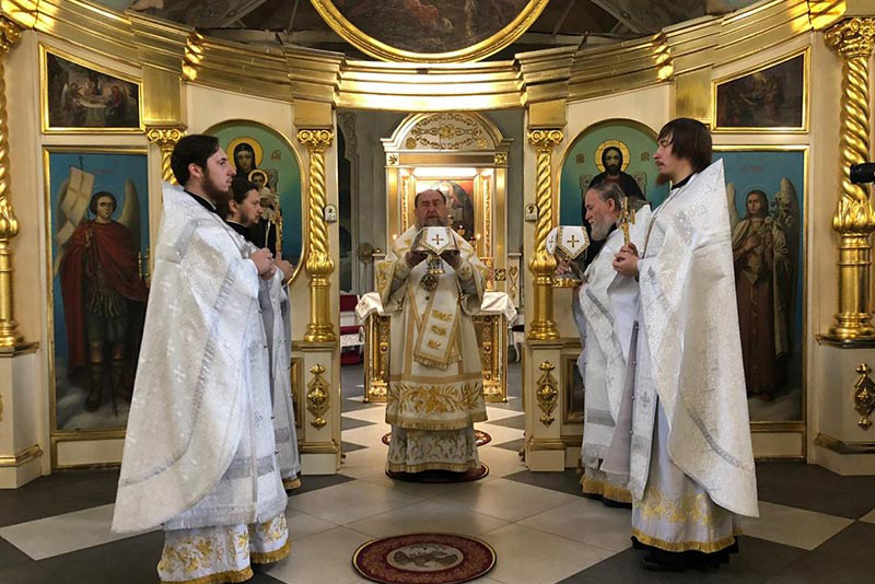 В день памяти священномученика Никодима Костромского митрополит Александр совершил Литургию в Ильинском кафедральном соборе Архангельска 