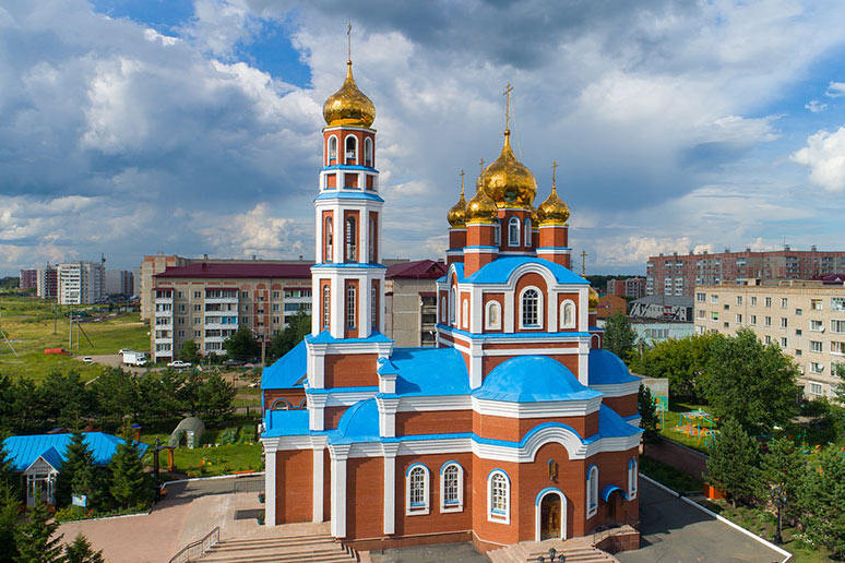 Участники принесения мощей блаженной Матроны Московской совершили Литургию в главном храме Петропавловска