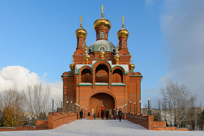 В Павлодаре состоялись торжества по случаю принесения Пояса Пресвятой Богородицы и 15-летия учреждения Казахстанского Митрополичьего округа