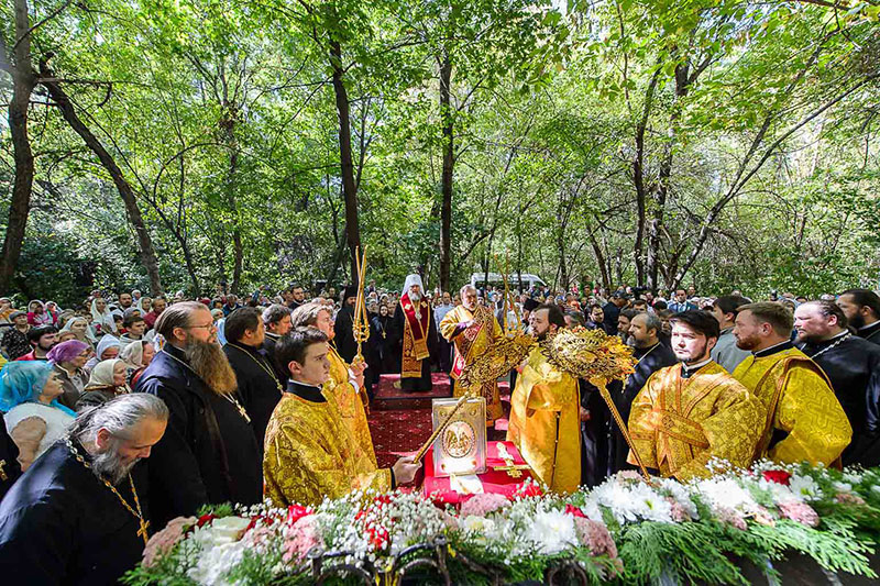 В день 100-летия мученического подвига епископа Верненского Пимена Глава Казахстанского Митрополичьего округа совершил молебен на месте его страдальческой кончины в роще Баума 