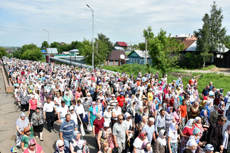 В праздник апостолов Петра и Павла в Петропавловске состоялся самый большой крестный ход Казахстана