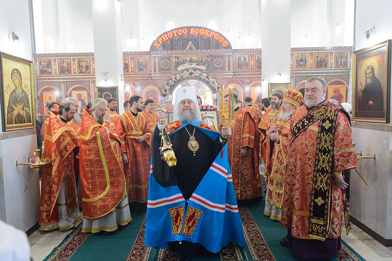 Преполовение Святой Пятидесятницы. Митрополит Александр совершил Литургию в храме Богоявления Господня города Алма-Аты