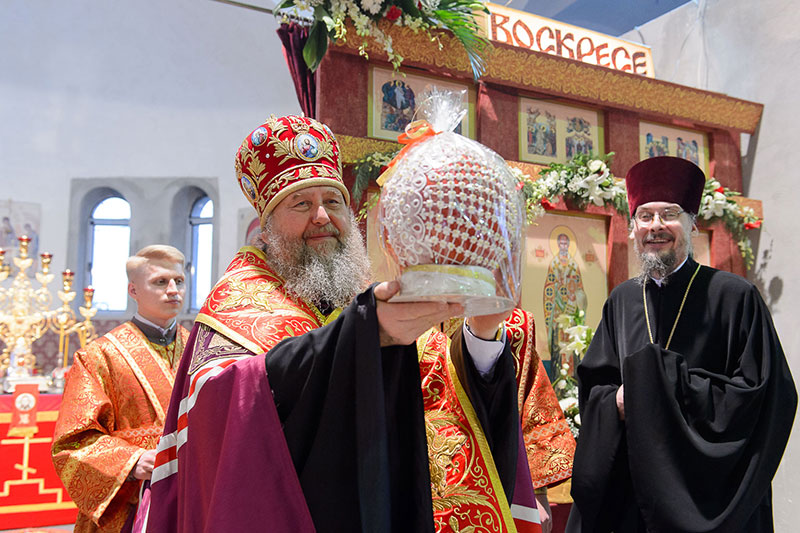 Глава Православной Церкви Казахстана совершил пасхальное славление в строящемся храме в честь Собора Пресвятой Богородицы